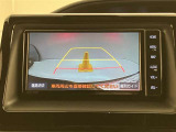 【バックカメラ】あると便利なバックカメラ装備!駐車時に後方がリアルタイム映像で確認できます。立体駐車場や夜間の車庫入れ時に大活躍!運転スキルに関わらず、今や必須となった装備ですね♪