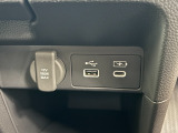電子パーキングスイッチやブレーキホールド機構により、渋滞追従のアダプティブオートクルーズ機能がありますのでロングドライブや渋滞時にもらくらくです