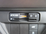 ナビゲーション連動ETC2.0車載器です。料金所のETCレーンへの誘導やナビ画面での利用履歴・料金確認などが可能です。納車前にはセットアップ完了!カードを差し込むだけで、ごり利用いただけます。
