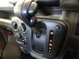 【CVT】無段変速機という意味です。 オートマミッションの中でも、ギヤによる変速をしないので、その分燃費が上がり経済的☆