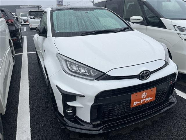 GRヤリス 1.6 RC 4WD 禁煙車 6MT GRフロントスポイラー