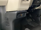 ビルトインタイプの【ETC】で見た目もスッキリ。高速道路の利用にとても便利です。