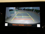 バックガイドモニターで、後方を確認しながら安心して駐車することができます。運転初心者も熟練者も必須の機能ですよ!