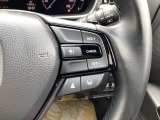 Hondaセンシングの機能のひとつ、アダプティブクルーズコントロール付!アクセルから足を離しても設定したスピードと前車との車間を保ち走行してくれます!車線維持もアシスト☆高速道路で疲労軽減ですね☆