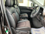 ゆったり座れる運転席シート、状態も良好です!!!