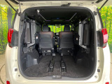 普段のお買い物や通勤、送迎等に十分な荷室スペースを確保しております。セカンドシートを倒すと、大きな荷物の積載も可能です♪