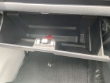 助手席側に収納スペースがあります!小物など、コンパクトに収納できます。