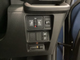 パワースライドドアの開閉はスマートキーのリモコンやドアノブは勿論、運転席側のスイッチ操作でも開閉ができ、安全・簡単です