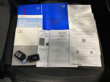 メンテナンスノート【点検整備記録簿・保証書】、取説も揃ってます。スマートキーはバッグなどにしまったままボタン操作でエンジンの始動・停止ができて大変便利です