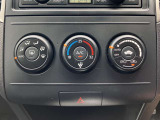 プラズマクラスター搭載フルオートエアコン。設定した温度をしっかりキープしてくれろので車内はいつでも快適です。
