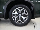 タイヤサイズは225/60R17です。