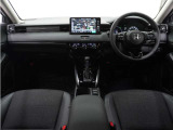 ◆視界広々で非常に運転しやすくロングドライブでも疲れを感じさせないすっきりとまとまったインパネ周りです。