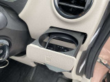 運転席ドリンクホルダーです。