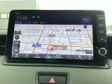 ナビは9インチホンダコネクトナビ(LXM-242ZFNi)が装着されております。フルセグTV、Apple Car Play、Android Auto、USB、Bluetoothが使用できます。