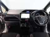 見通しのよいすっきりとした視界で、誰でも運転しやすいです。運転のしやすさは疲れにくさにも繋がりますよ♪