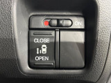 【パワースライドドア】スマートキーや運転席のスイッチでスライドドアの開閉が可能♪電動だから力を入れてドアを開ける必要が無く、小さいお子様でも、重い荷物を持っている時もラクに開け閉めできます♪