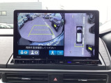 カメラで映した周囲の映像をナビゲーション画面に表示し、ドライバーの死角を減らすことで運転負荷を軽減するマルチビューカメラシステム装備です。リアトラフィックモニター付きでさらに安心です!