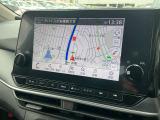 【ニッサンコネクトナビ】地図データの自動更新やリアルタイム交通情報に基づいた渋滞回避ルートの提案や、スマートフォンとの連携など便利な機能がたくさんあります(ご使用の際は有料サービスになります)