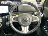 【純正革巻きステアリング】上質な革を使用することで、手にしっかり馴染みとても運転しやすいハンドルです♪