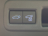 【パワーバックドア】スマートキーや運転席のボタンを押すだけでリアゲートが自動で開閉します!荷物を持っている時や、高い位置にあるバックドアを閉める際に便利な機能です♪