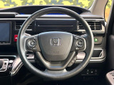 【純正革巻きステアリング】上質な革を使用することで、手にしっかり馴染みとても運転しやすいハンドルです♪