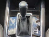 アクセルペダルを踏み込む量や速さに応じて変速パターンをし、人馬一体の運転感覚を発揮してくれる6速オートマ!