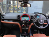 弊社お客様より頂いた下取車やデモカーが在庫の多くを占めています。車の経歴や整備記録が分かり、ご安心してお車をお選び頂ける正規ディーラーならではのラインナップでございます。