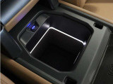 【フロントセンターコンソール急速クーラーボックス￥39,000】使い勝手の良いセンターコンソール内に急速冷却機能を搭載。