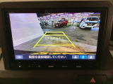 リアカメラ装備、運転に自信のない方でも安心して車庫入れができるリバース連動リアカメラが装着されています。狭い駐車場はもちろん、雨の日や夜間でもストレスなく運転していただけます。