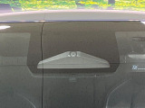 【トヨタセーフティセンス】走行中に前方の車両等を認識し、衝突しそうな時は警報とブレーキで衝突回避と被害軽減をアシスト。より安全にドライブをお楽しみいただけます。