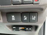 ホンダセンシング衝突軽減ブレーキ装置とVSA横滑り装置が搭載されております。