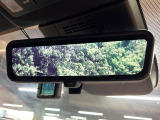 【デジタルインナーミラー】後席の大きな荷物や同乗者で後方が確認しづらい時でも安心!カメラが撮影した車両後方の映像をルームミラー内に表示。クリアな視界で状況の確認が可能です!
