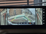 前タイヤ付近の映像でドライバーの死角を補助。発進低速時の障害物、溝等の確認が出来ます。