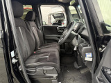 運転席シート廻りは使用感も少なく、良好な状態となっています。前オーナー様が丁寧に使っていたことがよくわかりますね。