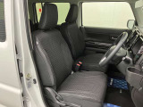 【フロントシート】さまざまな体格の方が快適に運転ができるよう配慮したシートになっております。