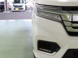 LEDヘッドライトは、点灯の瞬間から光量を発揮し、突然暗くなるトンネルなどでの安定感を高めます。