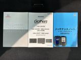 スマートキーは鍵をバッグに入れたままでもドアロックの開閉やエンジンのON・OFFができます。夜間や雨の日も鍵を探さなくて良いので便利です。