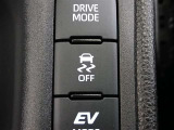 VSC(滑りやすい路面での横滑りを抑え車両の安定性を保つための機能)搭載ですが、雪道などから脱出する時はOFFすると脱出しやすくなる場合があります