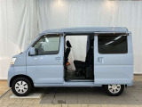 両側スライドドアで狭い場所での乗り降りや荷物の載せ降ろしが楽々♪