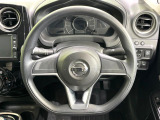 インテリアに合わせたデザインのステアリングは、運転される方のことも考え、運転しやすい形状、大きさです。是非一度、実際に触ってお確かめください。