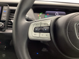 ステアリング左手側はオーディオ関連の操作スイッチです。視線を逸らすことなく運転に集中できます