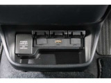 スマートフォンなどの音楽再生が可能なUSB接続ジャック装備車両です♪♪♪