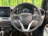 【純正革巻きステアリング】上質な革を使用することで、手にしっかり馴染みとても運転しやすいハンドルです♪