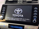 【メーカー純正ナビ】インテリアに溶け込むスタイリッシュな「専用設計」メーカーナビを装備♪視認性や操作性など基本性能にも優れ、より上質なカーライフをお楽しみいただけます。