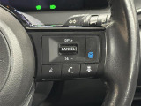 【プロパイロット】運転支援システムが搭載されております。全車速域追従式クルーズコントロールやレーンキープで長距離運転をアシスト。