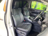 運転席シート廻りは使用感も少なく、良好な状態となっています。丁寧に使われていたことがよくわかりますね。