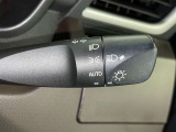 【オートライト】車外の明るさに応じて自動的にライトの点灯・消灯をしてくれます