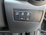 安全機能も豊富なお車です。