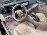 メルセデスのシートは、少し硬めに出来ておりますので、長時間の運転でも疲れにくく、安全にドライビングをお楽しみ頂けます