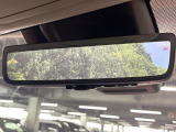 【デジタルインナーミラー】後席の大きな荷物や同乗者で後方が確認しづらい時でも安心!カメラが撮影した車両後方の映像をルームミラー内に表示。クリアな視界で状況の確認が可能です!